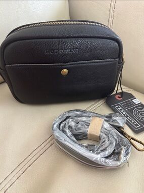 Bodomint Convertible Crossbody/Shoulder/Fanny Pack Bag Black Vegan Leather NWT